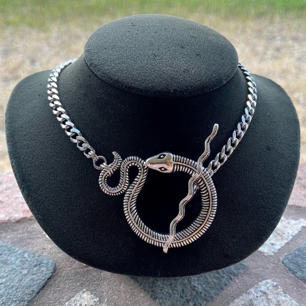 Snake goth silver choke necklace with stainless steel Cuban chain link - Picture 6 of 6